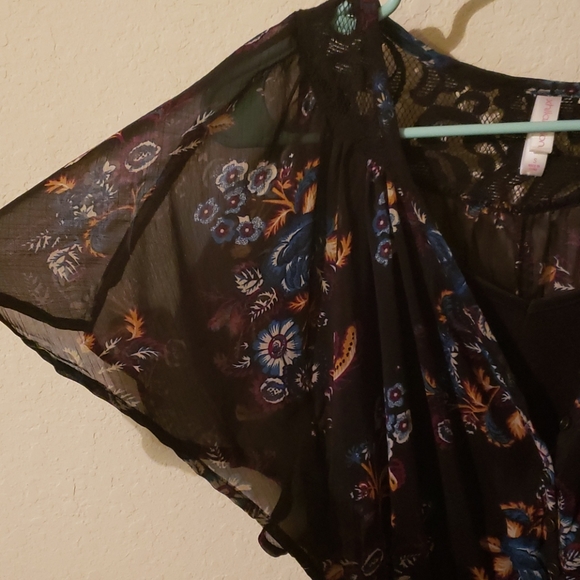 Xhileration Flowy Black Floral Dress - Picture 3 of 5